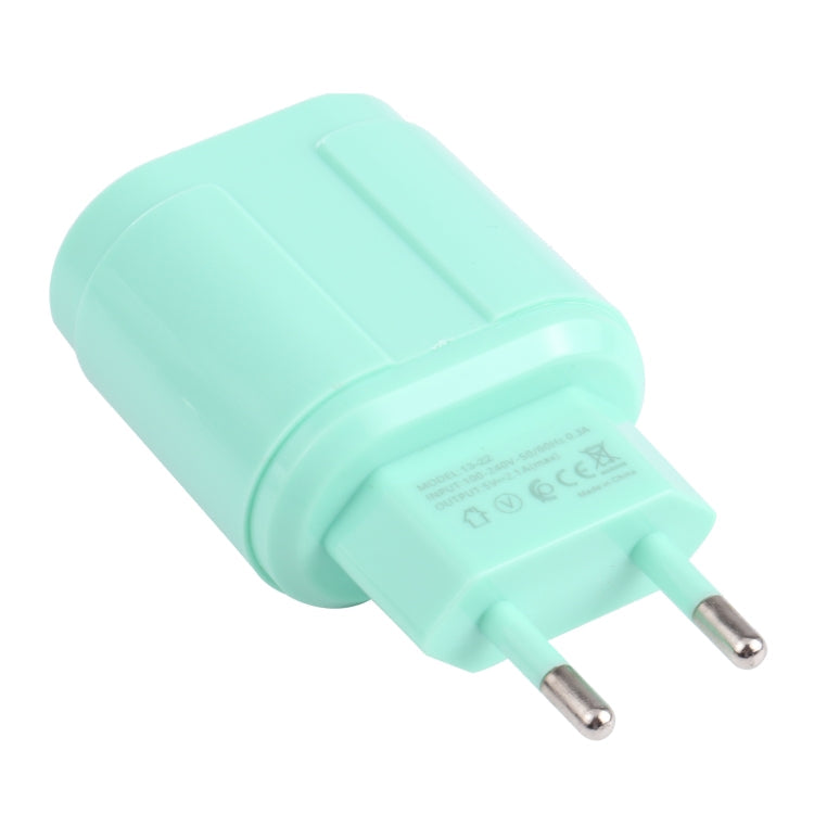 13-22 2.1A Dual USB Macaron Reiseladegerät EU-Stecker (Grün)