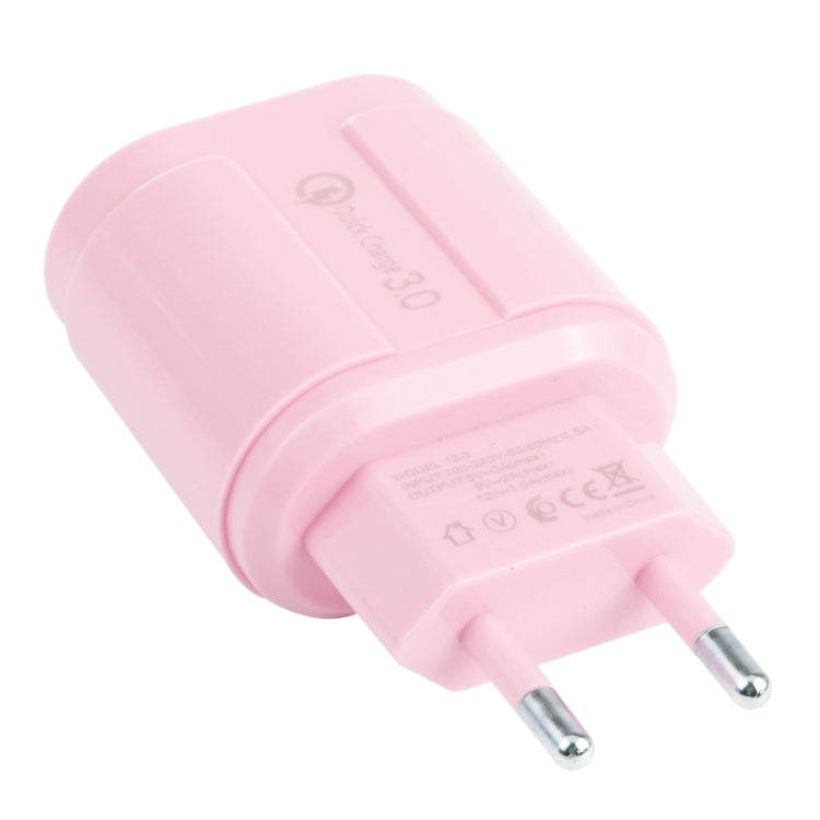 13-222 QC3.0 USB + 2.1A Puerto USB Dual Macarons Cargador de Viaje Enchufe de la UE (Rosa)